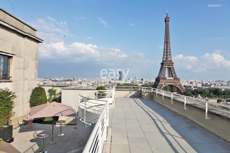 Event venue with eiffel tower view in paris